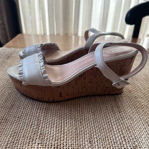 Kate Spade Tomas Leather Ruffle-Trim Front Strap & Cork Platform Wedge Sandal. 9